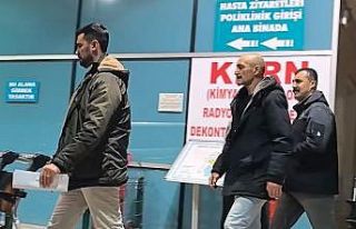 Kardeşini sopayla darp edip tabancayla yaralayan...