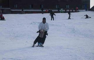 Kartalkaya’da kayak sezonu erken açıldı: Pistlerde...