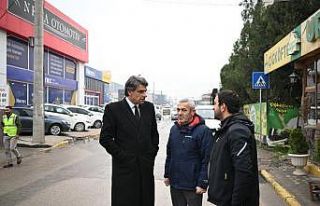 Kartepe’de iki caddeye 755 ton asfalt yama yapıldı