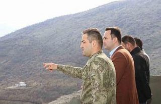Kaymakam Demirci sınır duvarını inceledi