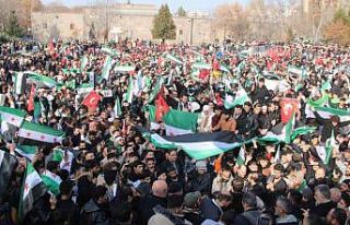 Kayseri’deki Suriyeliler özgürlüğü kutluyor