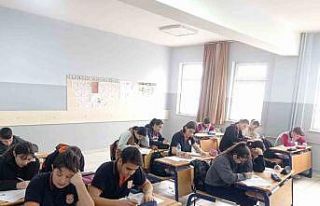 Kazanım Değerlendirme Uygulamaları ile öğrenciler...