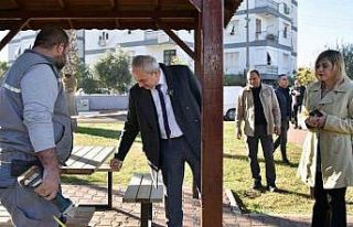 Kepez Belediyesi hizmet için bürokratları ile sahada