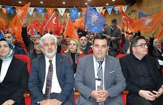 Kırkağaç AK Parti’de yeni başkan Hakkı Uyar