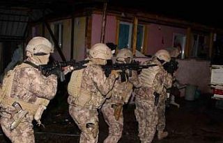 Kocaeli’de 16 ayrı adreste silah kaçakçılarına...