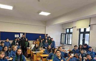 Kocaelisporlu futbolcular öğrenciler ile buluştu