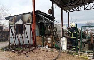 Konteyner büro alev alev yandı