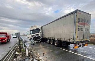 Kontrolden çıkan tır, ters döndü