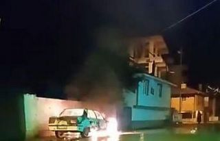 ’Kundaklama’ iddiası: Otomobil küle döndü,...