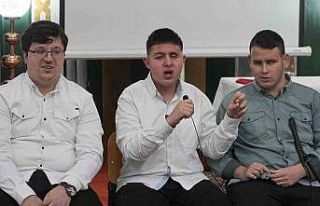 Kur’an-ı Kerim okumak için engel tanımadılar...