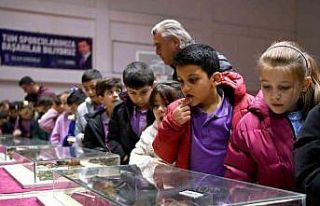 Kuşadası’nda ‘Çanakkale’den Anadolu’ya’...