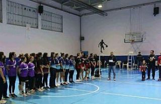 Kütahya’da ’Kız Öğrenciler Arası Badminton...