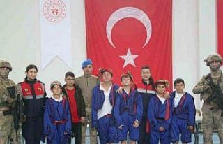 Lise öğrencilerine jandarma birimleri tanıtıldı