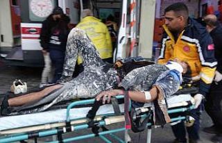 Malatya’da iskeleden düşen 3 işçi ağır yaralandı