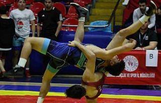 Manisa’da Okul Sporları Güreş Grup Müsabakaları...