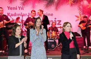 Manisalı kadınlar, ‘Yeni Yıl Matinesi’nde doyasıya...
