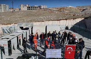 Mardin Büyükşehir Belediyesi personeline afet müdahale...