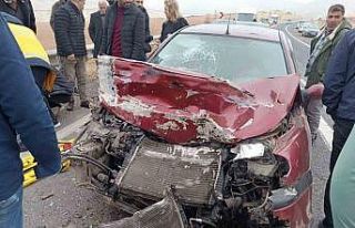 Mardin’de otomobil traktöre arkadan çarptı: 3...