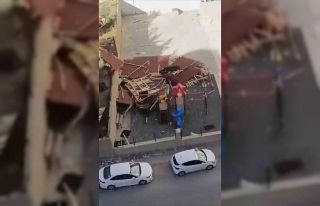 Mardin’de şiddetli fırtına çatı uçurdu