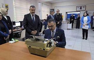 Memurlar klavyede yarıştı