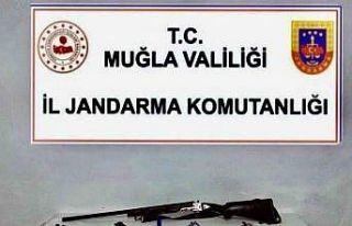 Menteşe’de ruhsatsız kurusıkı tabancalar ele...
