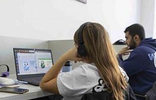 Mersin Büyükşehir Belediyesinin öğrencilere desteği...