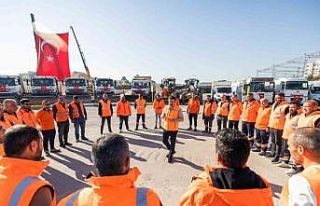 Mersin’de karla mücadele ekipleri hazırlıklarını...