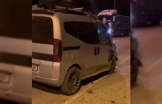 Mersin’de motosikletle hafif ticari araç çarpıştı:...