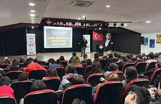 Mersin’de öğrencilere geleceğin meslekleri tanıtılıyor