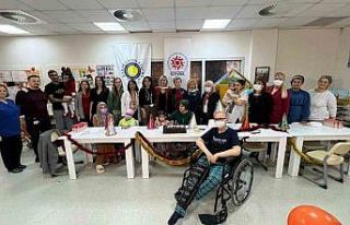 Minik kalpler, yeni yılı umut ve neşe ile karşıladı