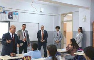 Müdür Başyiğit, “Meslek hayatına erken atılmak...