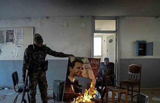 Muhalifler, Esad rejiminin izlerini askeri binalardan...