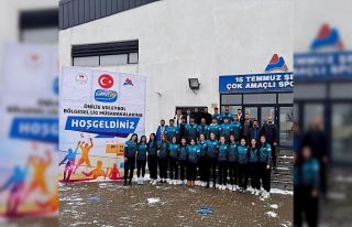 Munzur Üniversitesi kadın voleybol takımı, Ünilig’de...