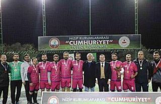 Nizip’te Cumhuriyet Futbol Turnuvası tamamlandı