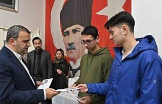 Öğrencilere 250 TL harçlık ve 5 GB mobil destek