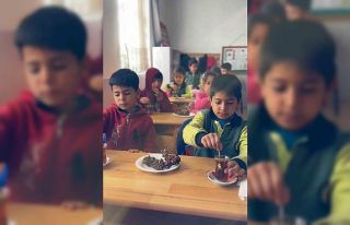 Öğrencileriyle birlikte orcik yaptı, sosyal medyada...