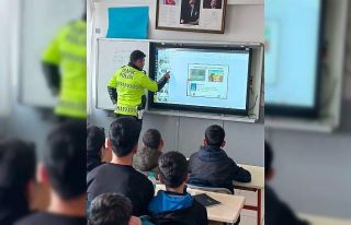 Ortaokul öğrencilerine trafik ve güvenlik eğitimi...