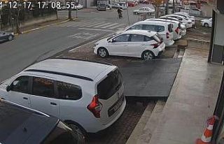 Otomobil ile motosiklet kazaya karıştı: O anlar...