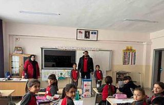 Oyuncaklar öğrencilere hediye edildi