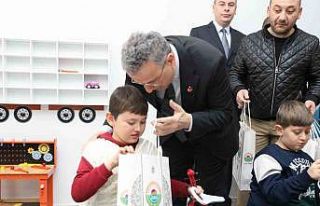 Özel çocukların gülümsemelerine sağlıklı dokunuş