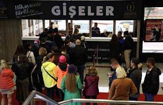 Piyano Festivali’nin gişe biletlerinin satışı...