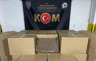 Polis tarafından 900 bin lira değerinde kaçak makaron...