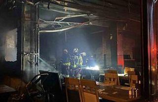 Restoran alevlere teslim oldu