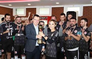 Sağlıkçıların turnuvasının şampiyonu Medical...