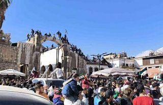 Şam’daki tarihi Emevi Camii’nin zincirleri kırıldı