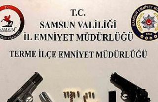 Samsun’da 2 kişi ruhsatsız silahla yakalandı