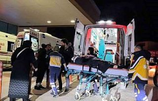 Şarampole uçan otomobilden yaralı kurtulan kadın...