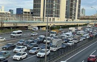 Sarıyer Seyrantepe’de TEM otoyolunda okul servisi...