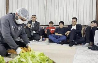 Sevgi Evi’nde sazlar çalındı, çiğköfteler...