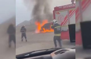 Seyir halindeki cip alev aldı